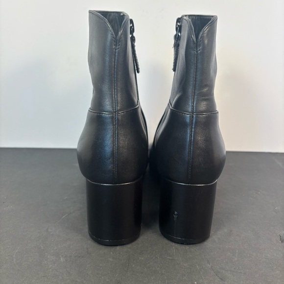 Black Leather Ankle Boots Women’s 6.5B Medium Block Heel Side Zip Classic Office - Picture 4 of 8